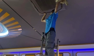 Vệ simh máy lạnh âm trần.